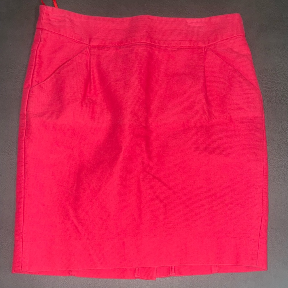 J.Crew “The Pencil Skirt”
Size: 10 Petite